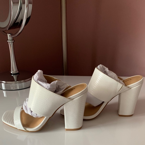 Thick Double Band Block Heel Sandals - Picture 5 of 6